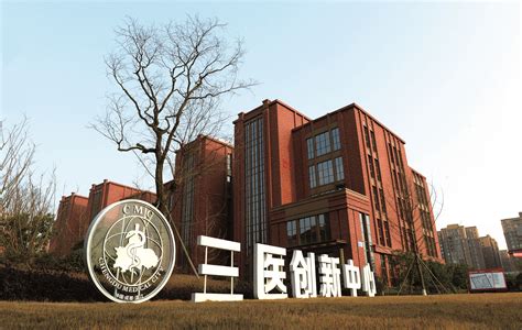 从狙击手视角看战场：大雷打狙的视听体验与剧情张力